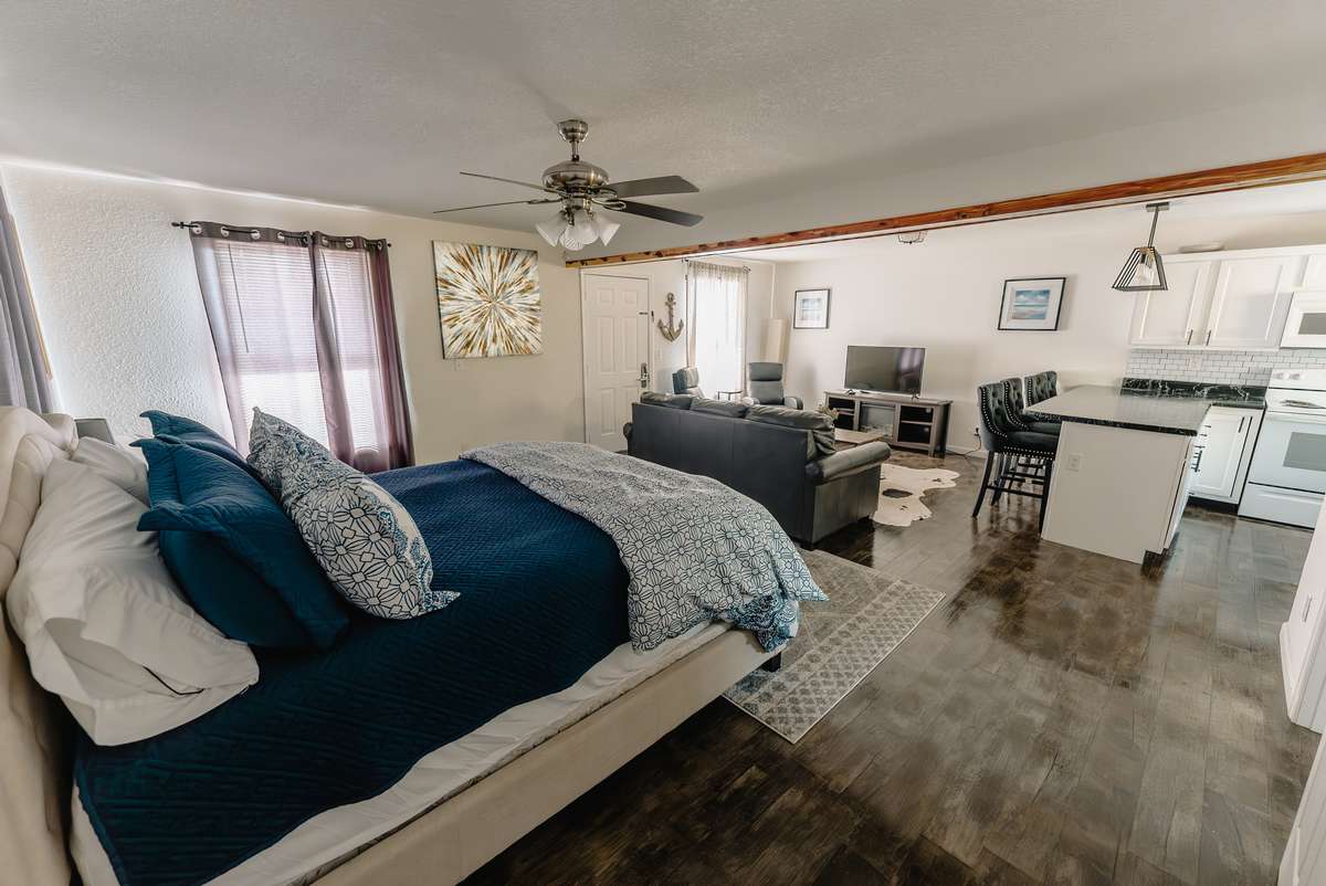 Anchor Inn and Suites - Rooms